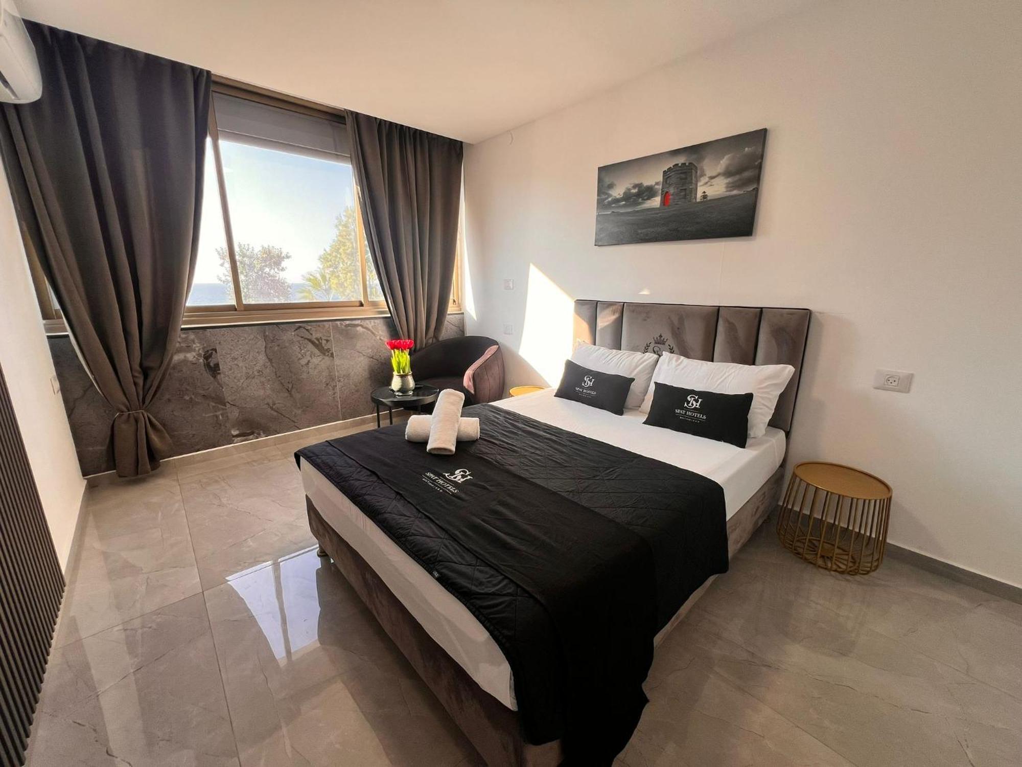 Elis Boutique Hotel Bat Jám Kültér fotó