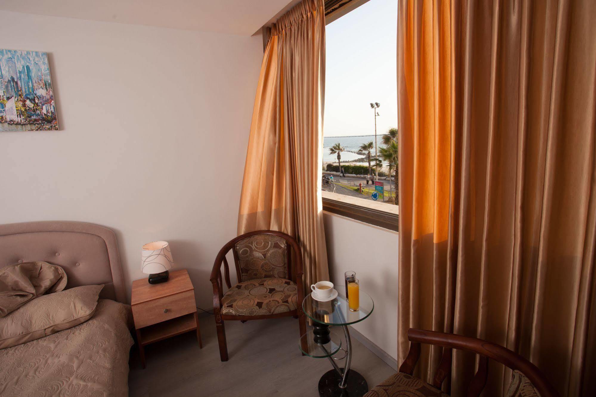 Elis Boutique Hotel Bat Jám Kültér fotó